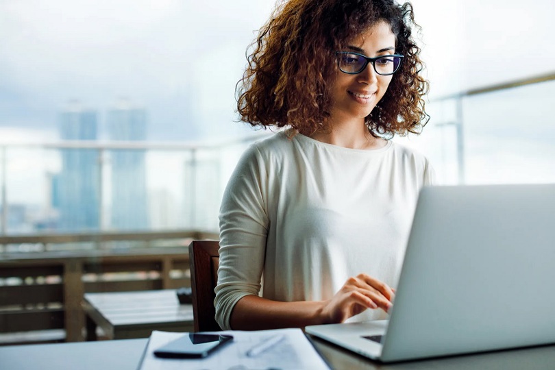 woman-using-laptop
