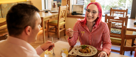 Woman with chronic migraine on a dinner date and watching for red flags