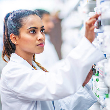 pharmacist-sorting-medicines